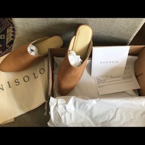 Nisolo 8m Mariella mules in sand